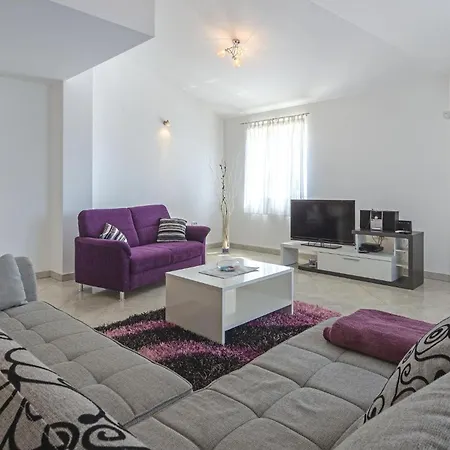 Cozy In Pula With Wifi * プーラ