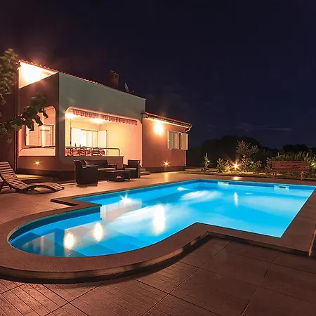 Cozy In Pula With Wifi *