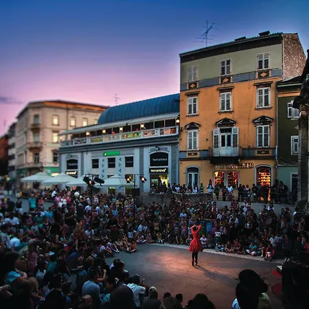 Cozy In Pula With Wifi 別荘 プーラ