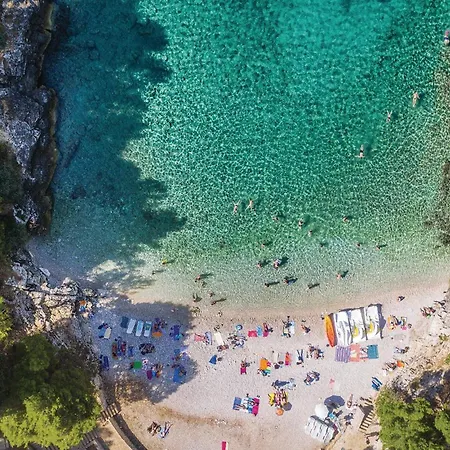 Cozy In Pula With Wifi 別荘 *