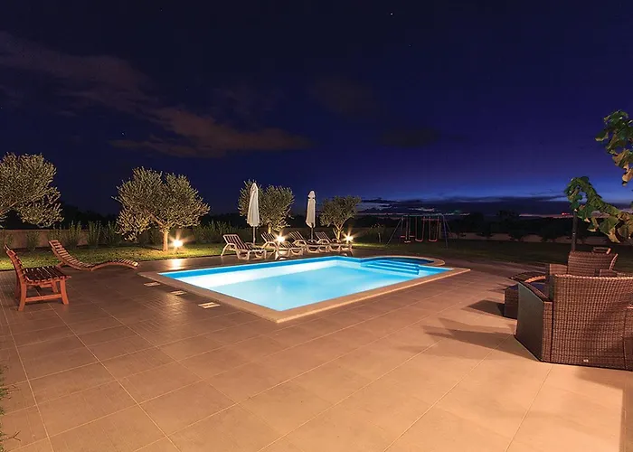 Vakantiehuis Cozy In With Wifi Pula