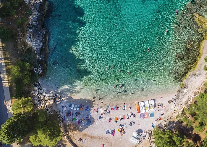 Cozy Home In Pula With Wifi Vikendica *