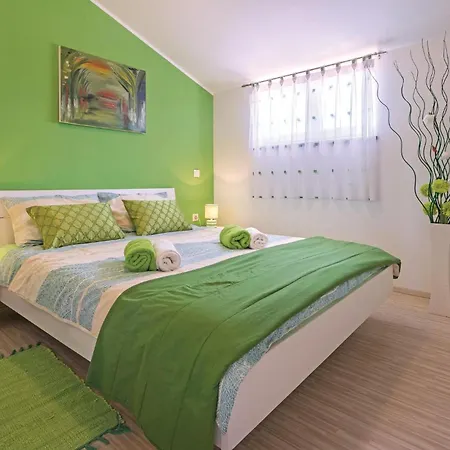 Cozy Home In Pula With Wifi Muntic