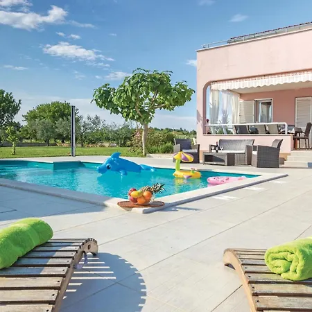 Cozy Home In Pula With Wifi Muntic