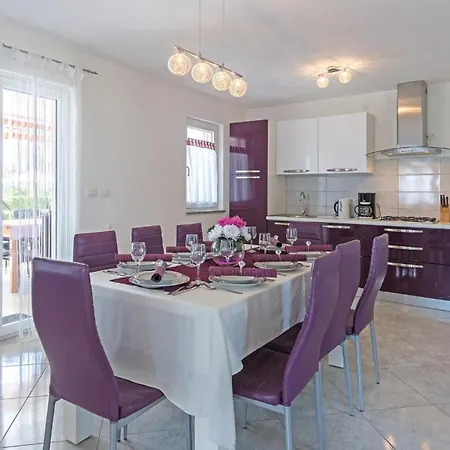 Cozy Home In Pula With Wifi * Muntic